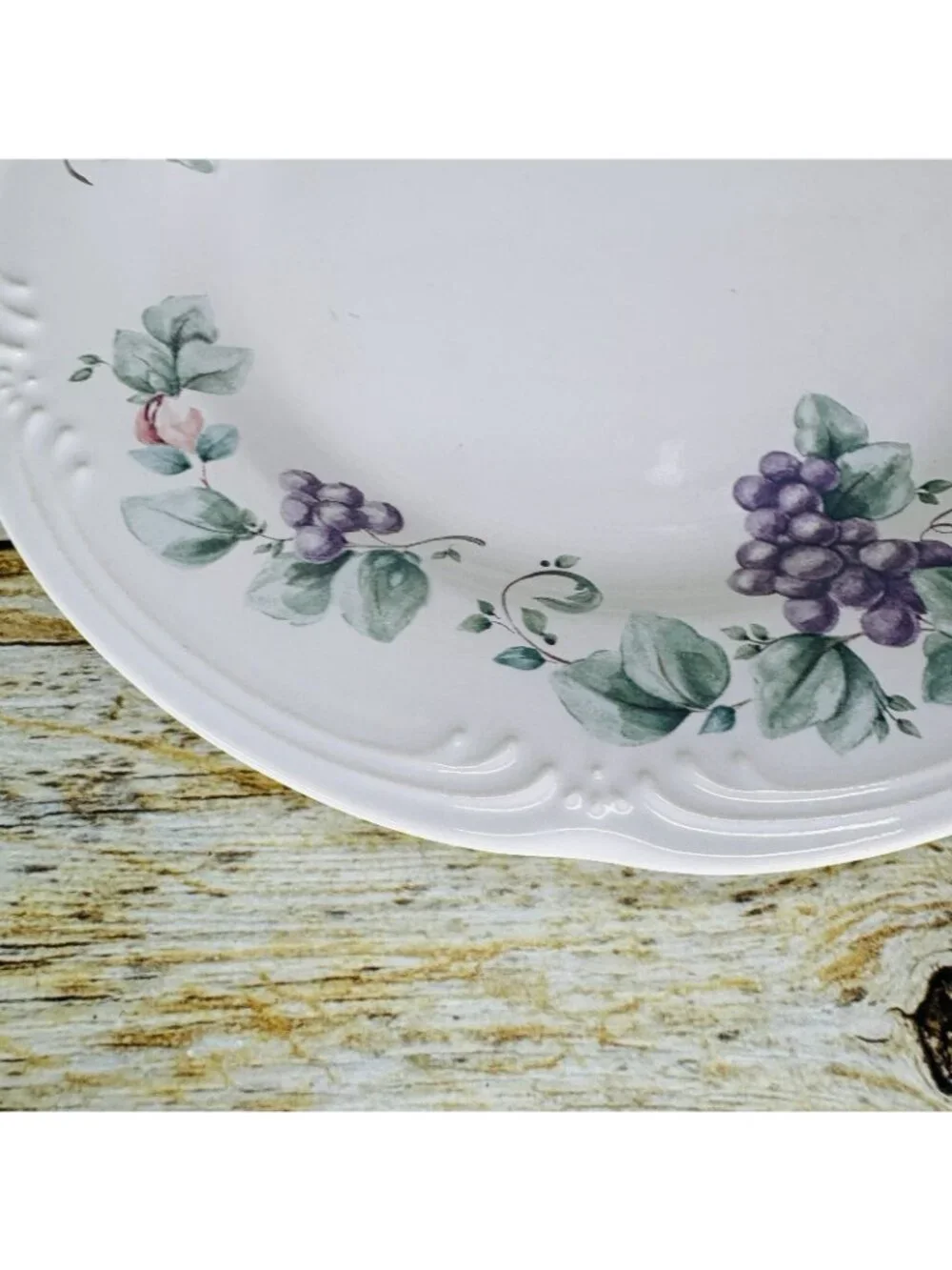 Pfaltzgraff GRAPEVINE Purple Pink Floral Stoneware Embossed Dinner Plates Set 4